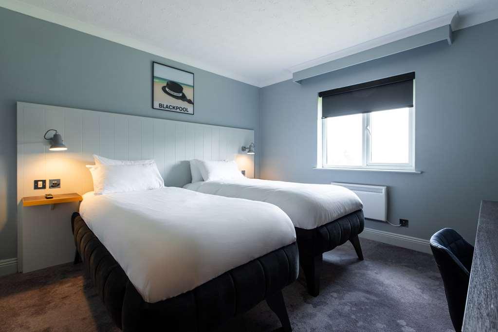 Village Hotel Blackpool Rum bild